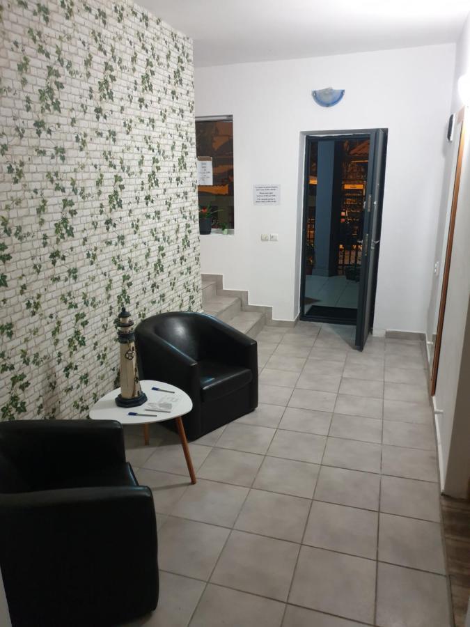 Dms Family House Vandrarhem Eforie Sud  Exteriör bild